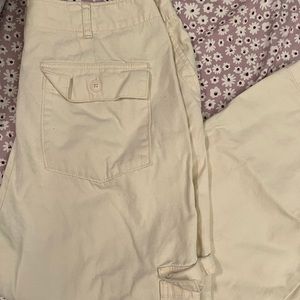 Universal Thread Cream Cargo pants